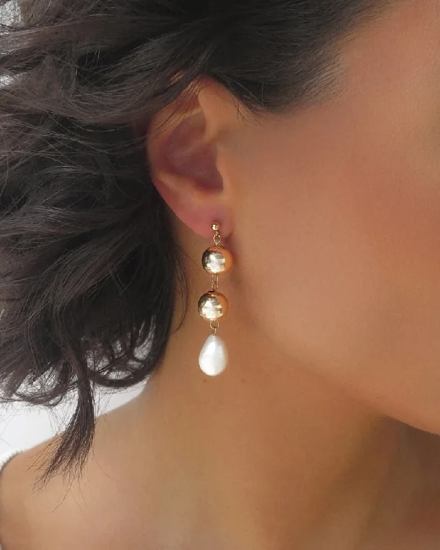 Women’s statement earrings-Classic Ball Freshwater Pearl Earrings