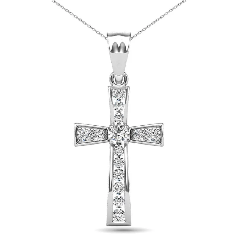 Women’s round pendant necklace-14K White Gold 1/5 Ct.Tw. Diamond Cross Pendant