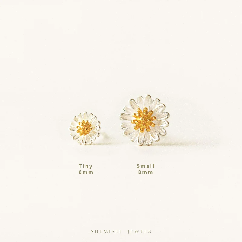 Women’s emerald earrings-Daisy Flower Stud Earrings, Silver SHEMISLI - SS117, SS118