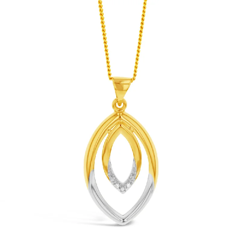 Women’s choker necklace-9ct Yellow Gold Diamond  Pendant