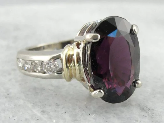 Women’s luxurious engagement ring set-Garnet, Diamond and Fine Gold Cocktail Ring