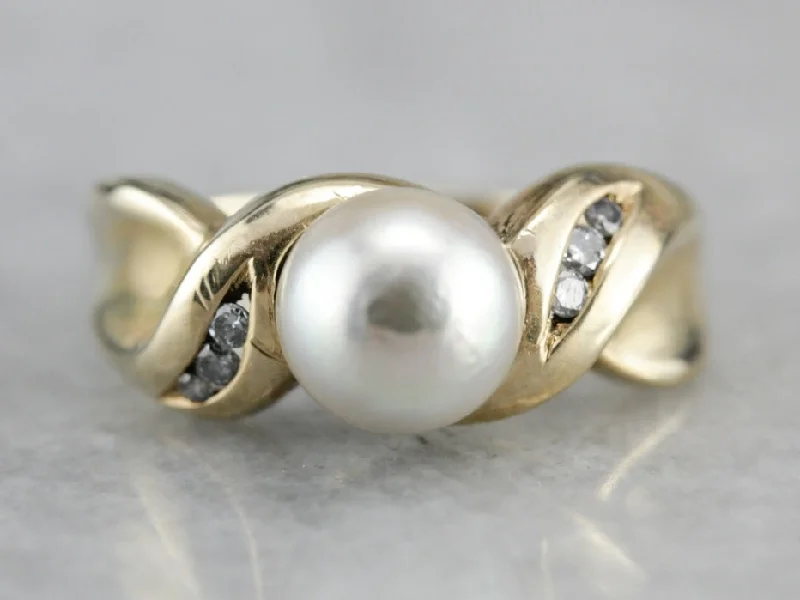 Women’s vintage diamond engagement ring-Modernist Elegant Grey Pearl Diamond Twist Ring