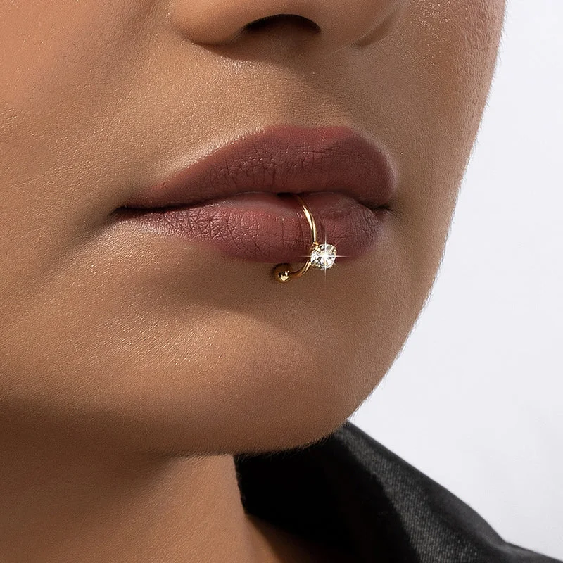 Women’s black diamond ring-Hip-hop Punk Round Alloy Rhinestones Lip Stud Nose Ring In Bulk