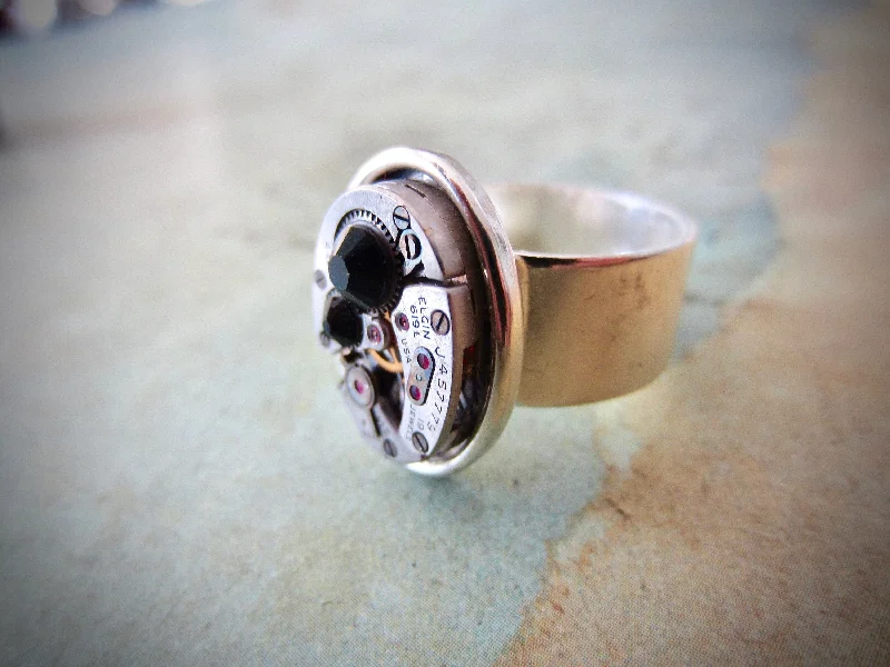 Women’s engraved ring-Steampunk Ring - Onyx Ring  - Unisex - Watch Movement Ring - Antique Silver - Adjustable Victorian Ring