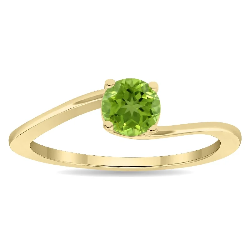 Women’s wedding band ring-Women's Round Shaped Solitaire Peridot Wave Ring in 10K Yellow Gold