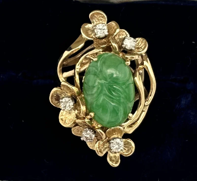 Women’s cocktail ring-Vintage Ring. 14kyg, Jade, Aprx .35 Carats Diamonds. Size 8.