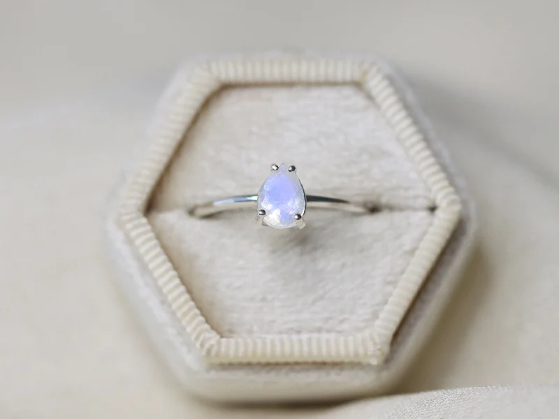 Women’s emerald-cut ring-Faceted Moonstone Ring