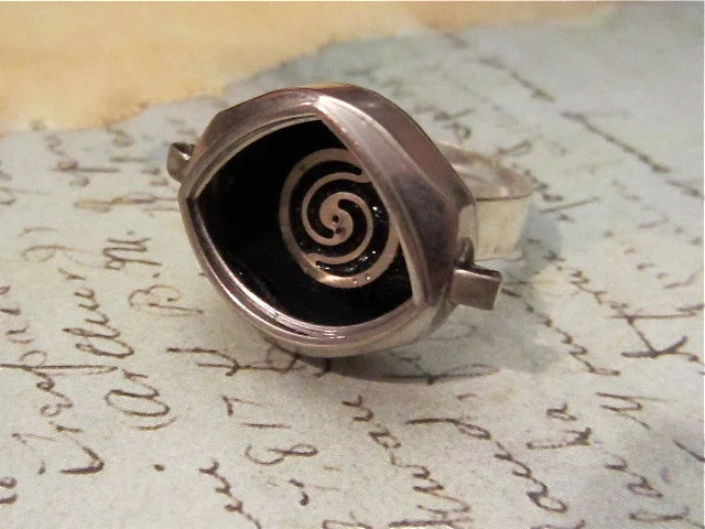 Women’s simple band ring-Steampunk ring - Helicoid- Steampunk jewlery made with real vintage watch parts